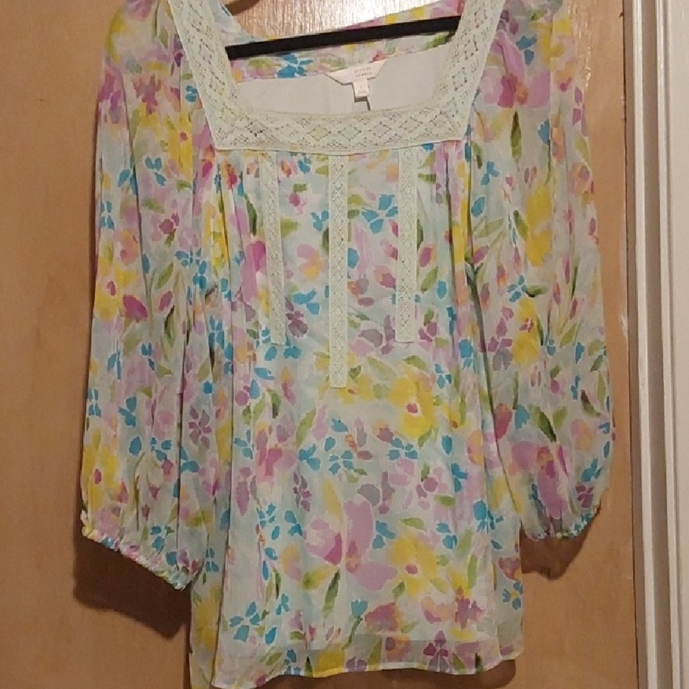 LC Lauren Conrad Cream Ruffled 3/4 Sleeve Blouse